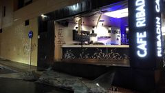 El temporal se llev por delante la cristalera de este bar de Cambre