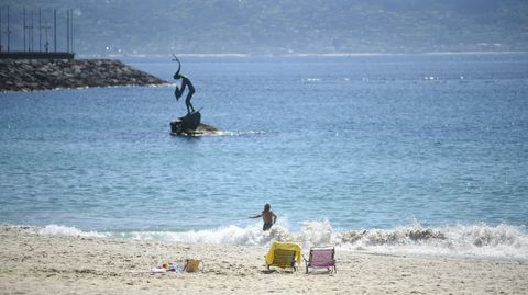 Buen tiempo en la playa de Silgar, en Sanxenxo