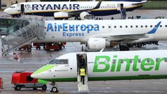 Aviones en el aeropuerto de Peinador