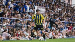 Álex Forés, durante el amistoso del Real Oviedo ante el Deportivo