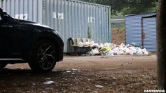 Basura acumulada en el margen del r�o Sella.Basura acumulada en el margen del r�o Sella