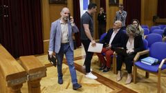Gonzalo P�rez J�come, entrando en el sal�n de plenos de la Diputaci�n de Ourense.