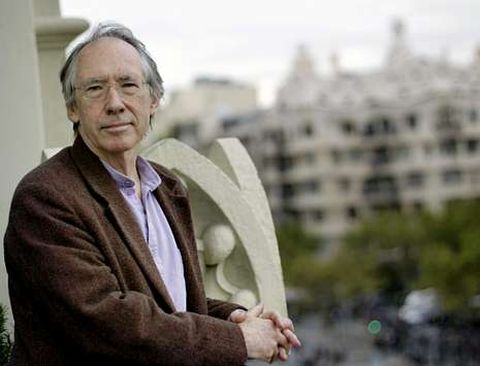 El escritor brit�nico Ian McEwan, ayer en Barcelona.