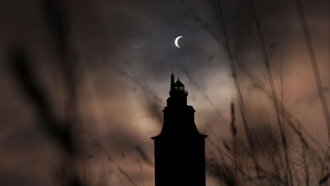 Eclipse total desde la torre de H�rcules
