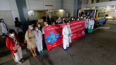 M�dicos y enfermeras se concentraron en el Chuac para reclamar la especialidad de Urgencias