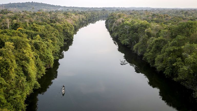Vista a�rea del r�o Tapaj�s, en la Amazon�a brasile�a