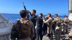 Adiestramiento de uso de fusil HK a bordo del Intermares.