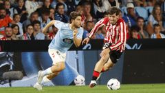 El jugador del Celta Sergio Carreira, durante el partido ante el Athletic Club.
