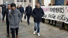 La concejala de Participaci�n fue con escolta policial a la reuni�n del pasado s�bado con los vecinos en el Centro C�vico de la Ciudad Vieja, frente al que se manifestaron parte de los componentes del colectivo que desde hace m�s de un a�o okupa la antigua Comandancia de Obras