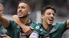 Delm�s, a la derecha en la imagen, celebra un tanto con H�ber Pena.