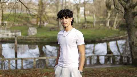 Youssef cruz� a nado desde Marruecos a Ceuta cuando ten�a solo 15 a�os. Ahora, con 17, se forma en Lugo y Monforte como chef mientras sigue viviendo en un centro de menores de Monterroso