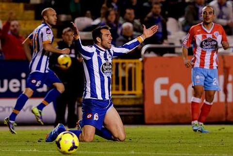 Carlos Marchena protesta una jugada durante el partido del pasado s�bado frente al Lugo.