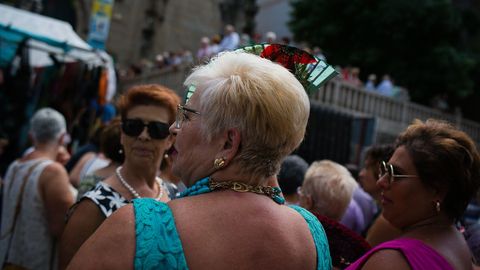 Los vecinos de A Ponte exhibieron sus mejores galas para la procesin