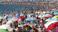 Las altas temperaturas hacen prever una elevada afluencia a los arenales de la ciudad a lo largo de este mes