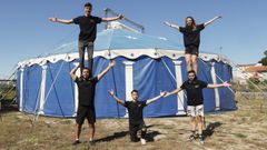 Los integrantes de Circus Nova ya est&aacute;n preparados para acoger al p&uacute;blico en su gran carpa en O Pombal