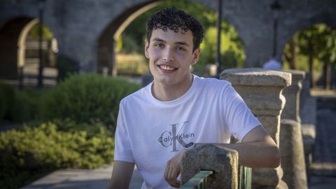 <span lang= gl >Juan Mosquera: �Gustar�ame servir un pouco de exemplo de imaxe de que nas letras hai moit�simo talento�</span>