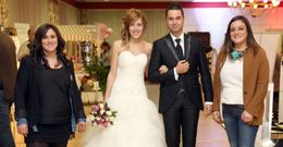 Las organizadoras con los modelos que recorrieron el sal�n mostrando propuestas. 