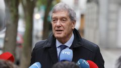 Marino Turiel, abogado de el exministro de transportes Jos� Luis �balos, hace declaraciones a su llegada este mi�rcoles al Tribunal Supremo.