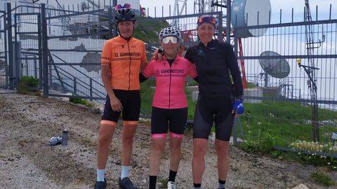 Pilar Luque, junto con Ruth Moll y Ruth G�mez, en el Gamoniteiru