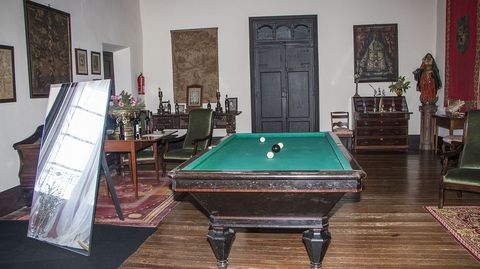 Mesa de billar en el sal�n de juegos