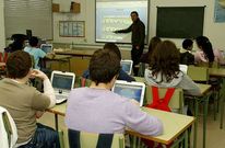 En el instituto de Baio tambi�n utilizan los port�tiles habitualmente en clase. 