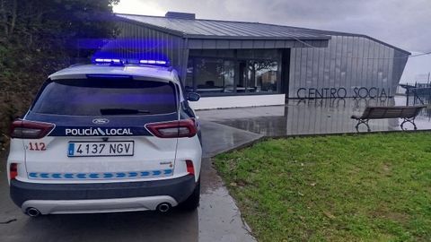 Centro social de Carreira, en el que entraron a robar
