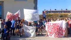 Protestas en la estaci&oacute;n de tren de A Gudi&ntilde;a por la falta de medidas de la Xunta diez d&iacute;as despu&eacute;s de las riadas que afectaron a los vecinos de Viana do Bolo