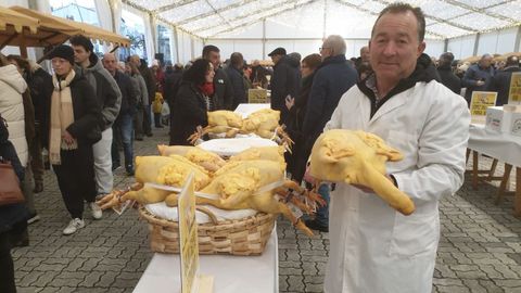 El criador Fernando Gacio encuentra l�gico el precio del cap�n por el esfuerzo que requiere su cr�a 