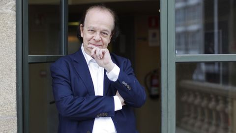 Cyprien Katsaris, miembro del jurado, retratado en el teatro Jofre, donde se desarrollan las pruebas eliminatorias