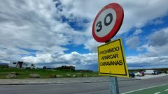 El Concello ribadense prohibi� en la primavera del 2025 aparcar autocaravanas y caravanas en el acceso a Illa Pancha