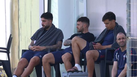 Unai N��ez, con el tambi�n descartado Manu Fern�ndez y el lesionado Javi Gal�n.