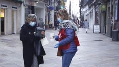 Mesas informativas para dar a conocer la enfermad del p�rkinson en la calle Real