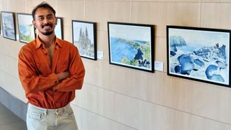 El bi�logo y artista tailand�s Krerkkrai Songin, conocido art�sticamente como Kirk, en Navia Espacio de Arte de Apamp en Vigo, donde muestra su exposici�n de acuarelas  titulada  Encantado, Galicia . 