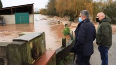  El presidente de Cantabria, Miguel �ngel Revilla, visita la regi�n de Pi�lagos (Cantabria), tras el desbordamiento del r�o Pas.