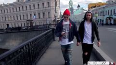 Los dos supuestos homosexuales caminando por Mosc�