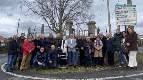 La asociación vecinal Baiuca de Teo celebró un homenaje para agradecer a una vecina, Esther Otero, su generosidad. El edil Rogelio Lema estuvo presente en el acto, junto con el presidente de la asociación, José M. Neira, la junta directiva en pleno, así como los ocho expresidentes que tuvo desde su fundación, hace 44 años.