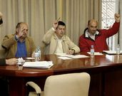 Los socialistas dicen que hay menos servicios y m�s impuestos.