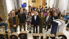 Felipe Ferreiro, en el centro, con algunos de los participantes en el acto de agradecimiento