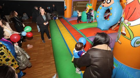 FESTIVAL DE DISFRACES EN EL PABELLON DE A CACHADA