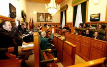 El final del pleno de ayer fue la antesala del rifirrafe que luego se ver�a en los pasillos.