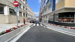 As� luce la calle A Estrada, de Mar�n, tras las obras de reforma