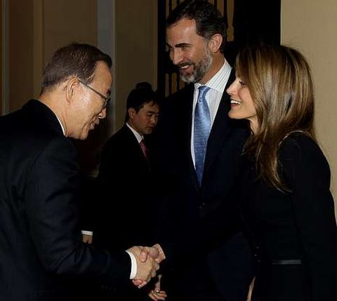 Los pr�ncipes, el pasado jueves, recibiendo al secretario general de la ONU, Ban Ki-moon, en el palacio del Pardo con motivo de la jornada de Naciones Unidas en Madrid sobre el hambre.