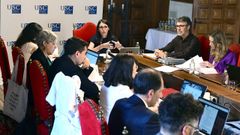La rectora, Rosa Crujeiras Casais, presidi� el Consello de Goberno celebrado en San Xerome