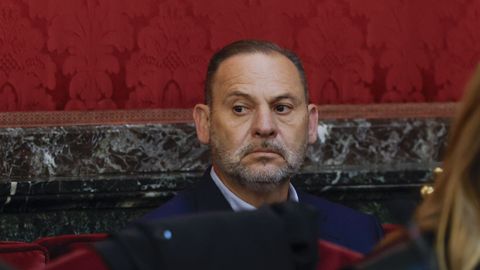 El exministro Jos� Luis �balos en el banquillo de los acusados en el primer d�a del juicio contra �l.