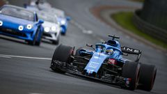 Fernando Alonso en su F1 antes de las 24 Horas de Le Mans