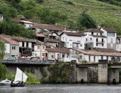 Viedos sobre el pueblo de Belesar, en la ribera del Mio, uno de los incluidos en el mapa. 