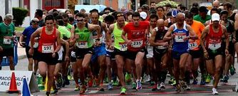 En la categor�a absoluta salieron 158 participantes para realizar los 10 kil�metros, que en la �ltima parte del recorrido los atletas sufrieron una intensa lluvia.