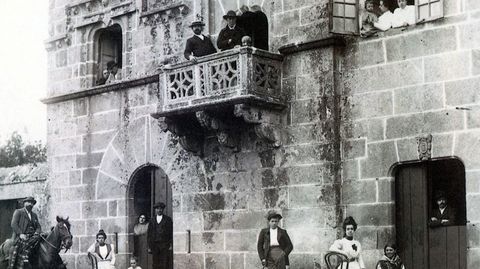 C�lebre fotograf�a familiar del a�o 1902, recreada este pasado verano