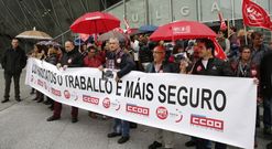 Funcionarios y sindicalistas se dieron cita en la explanada de entrada al edificio judicial. 