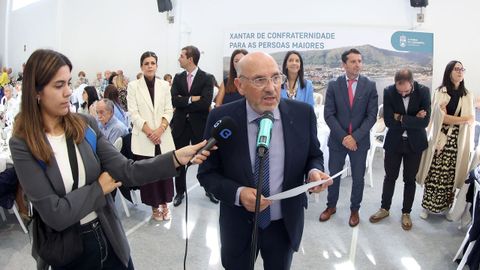 XANTAR DE CONFRATERNIDADE PARA AS PERSOAS MAIORES EN POBRA 2025